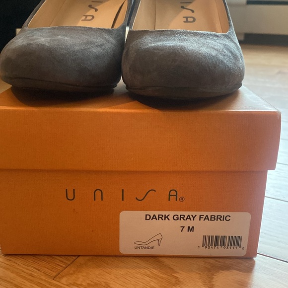 Dark gray heels - Picture 7 of 13